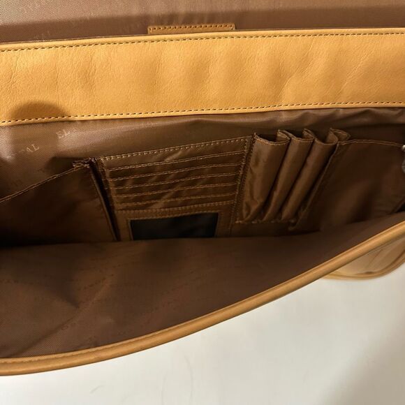 El Portal Tan Leather Bag/Lap Top Holder - Picture 7 of 13